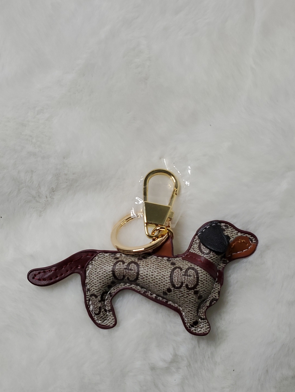 Source Unknown Brown & Beige Dog-Shaped Keychain with Gold Hardware